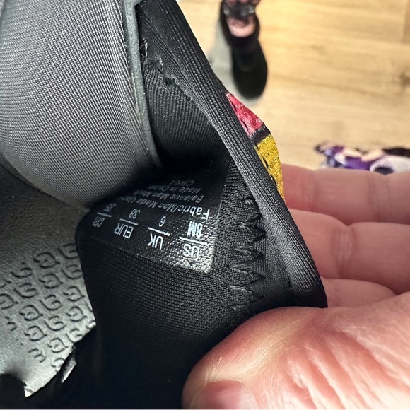 Bzees Sandals - Picture 4 of 4